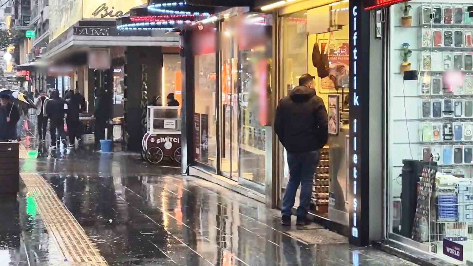 4,6 b&uuml;y&uuml;kl&uuml;ğ&uuml;ndeki deprem Samsun&rsquo;da da panik oluşturdu
