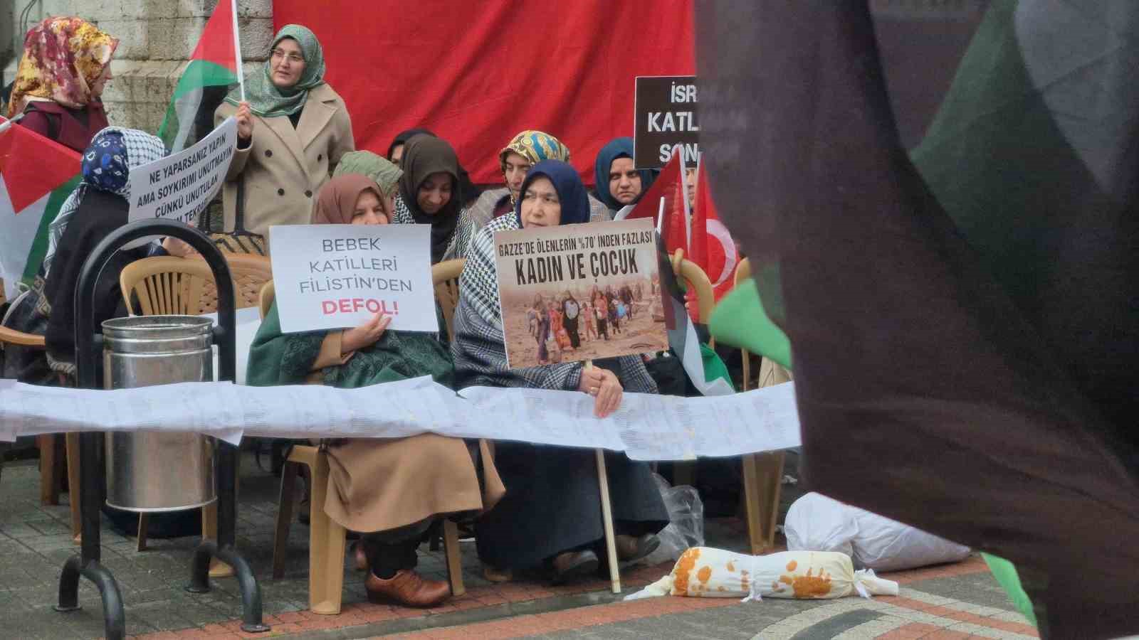 Bartın’da kanlı kefenle İsrail protestosu
