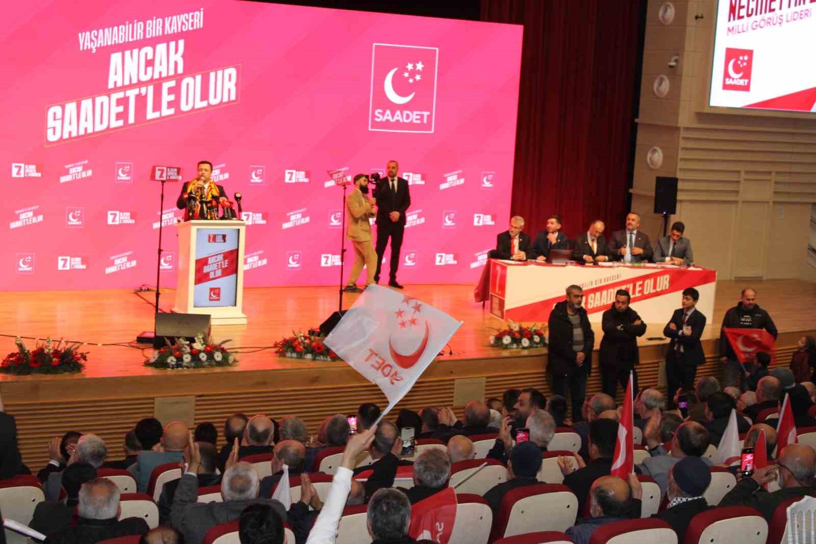 Arıkan: "Siyasi tercihleri üzerinden firmaları, sanatçıları boykot adı altında hedef göstermeyi yanlış buluyoruz"