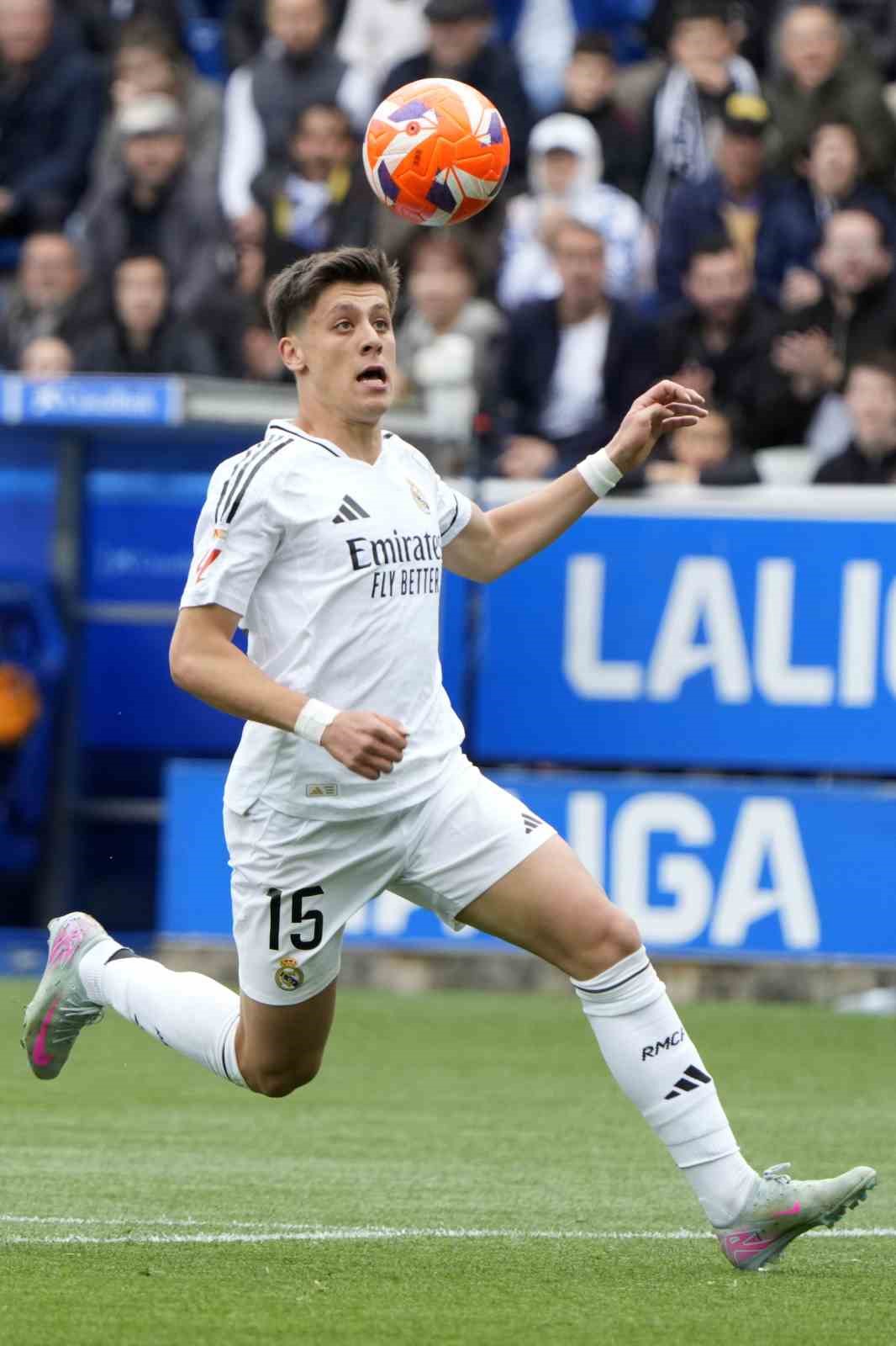 Real Madrid deplasmanda Deportivo Alaves&rsquo;i 1-0 mağlup etti
