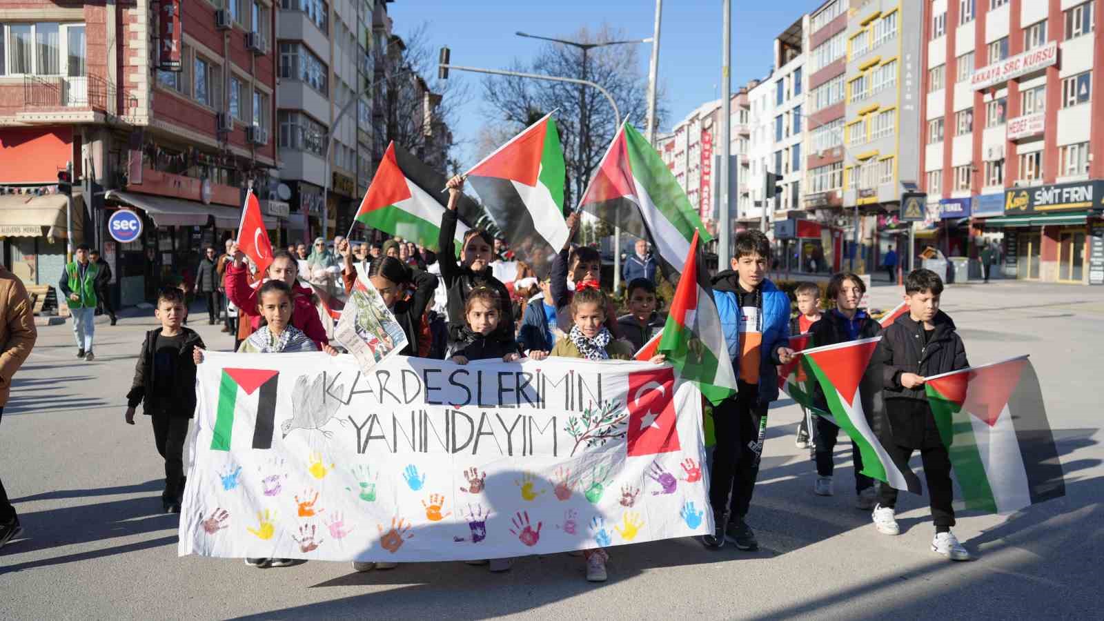 Burdur&rsquo;da İsrail&rsquo;in Gazze saldırıları protesto edildi
