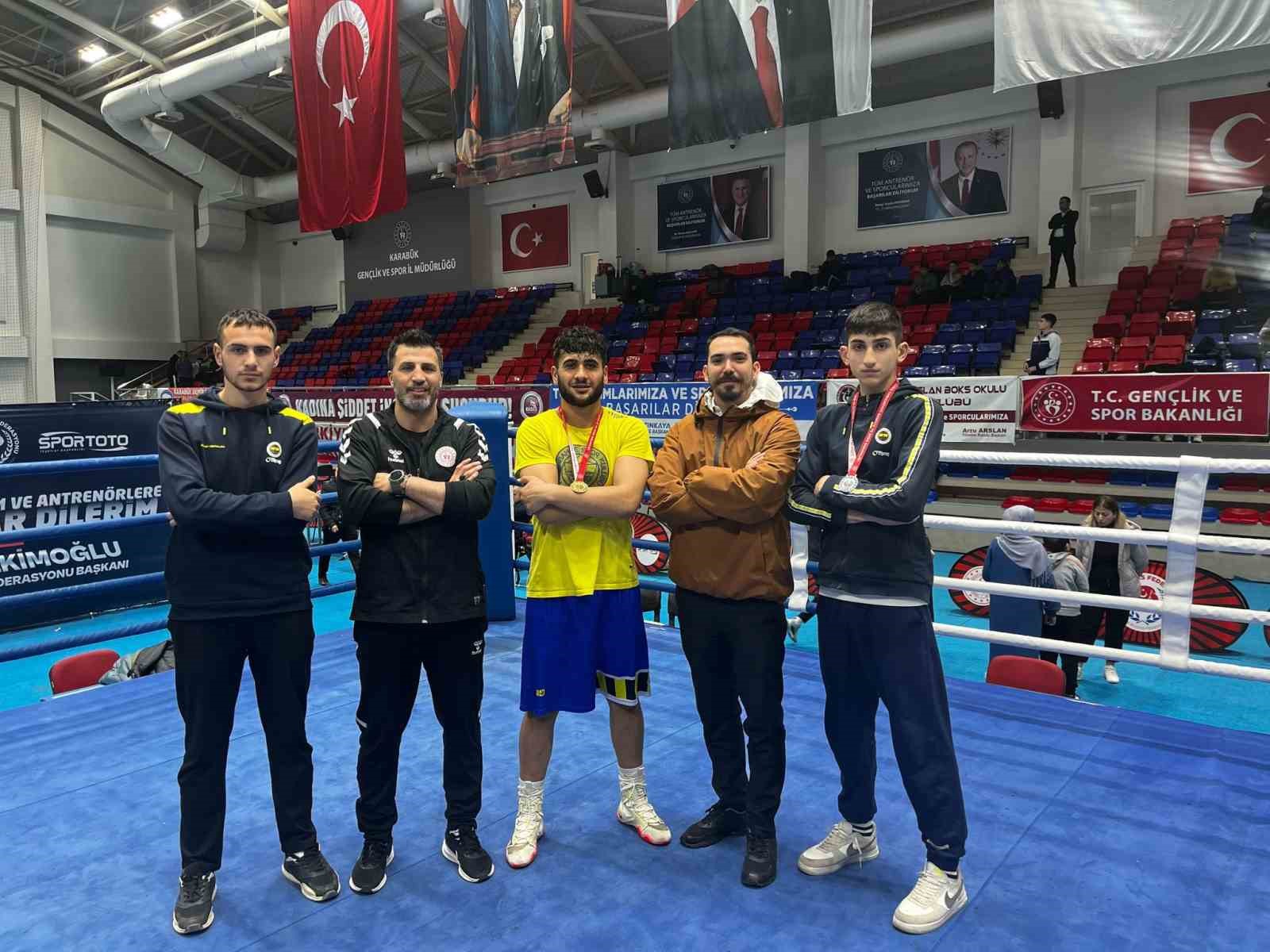 Bayburt’tan 2 lise öğrencisi boksta derece elde etti