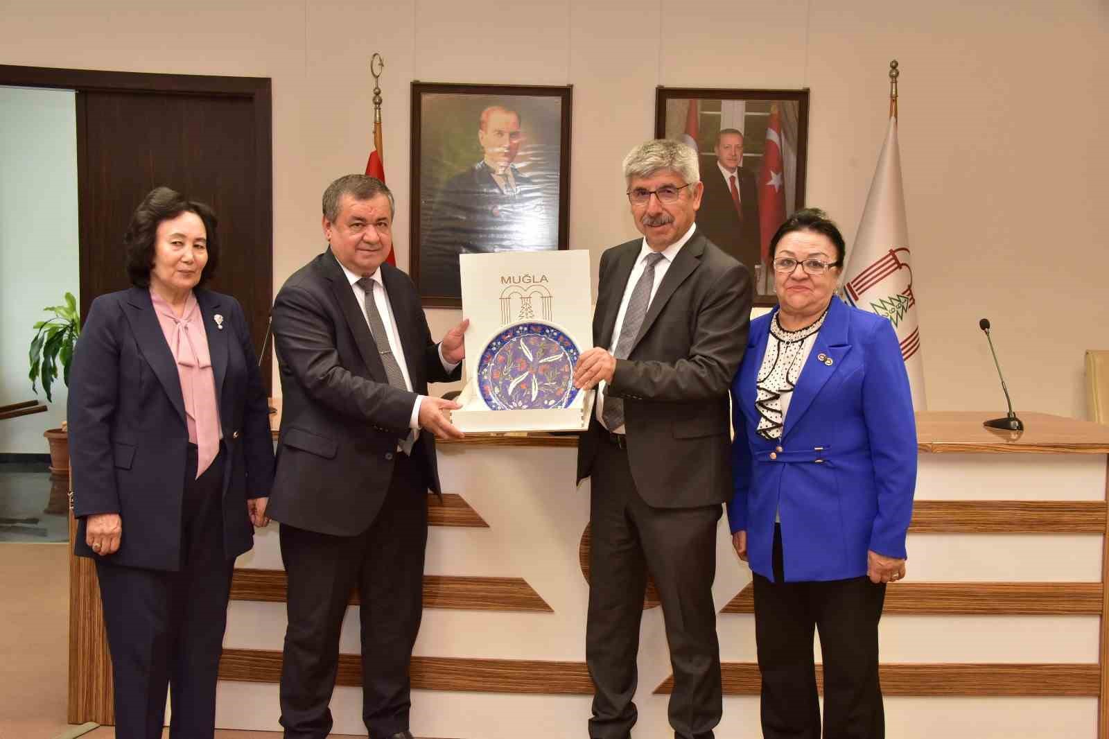 MSK&Uuml; ile &Ouml;zbekistan Ulusal &Uuml;niversitesi arasında akademik iş birliği protokol&uuml;
