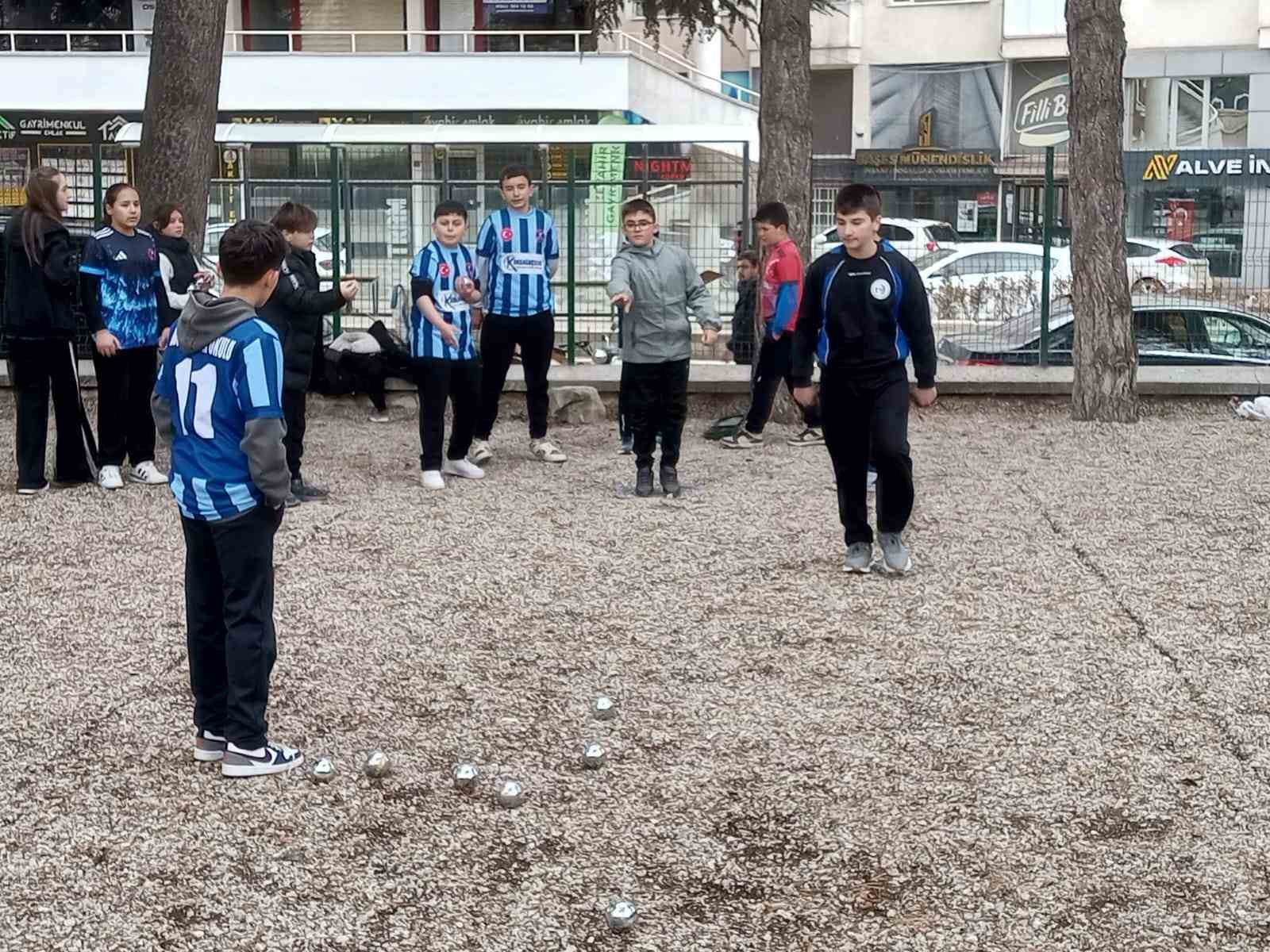 Hem sporda hem okulda başarı