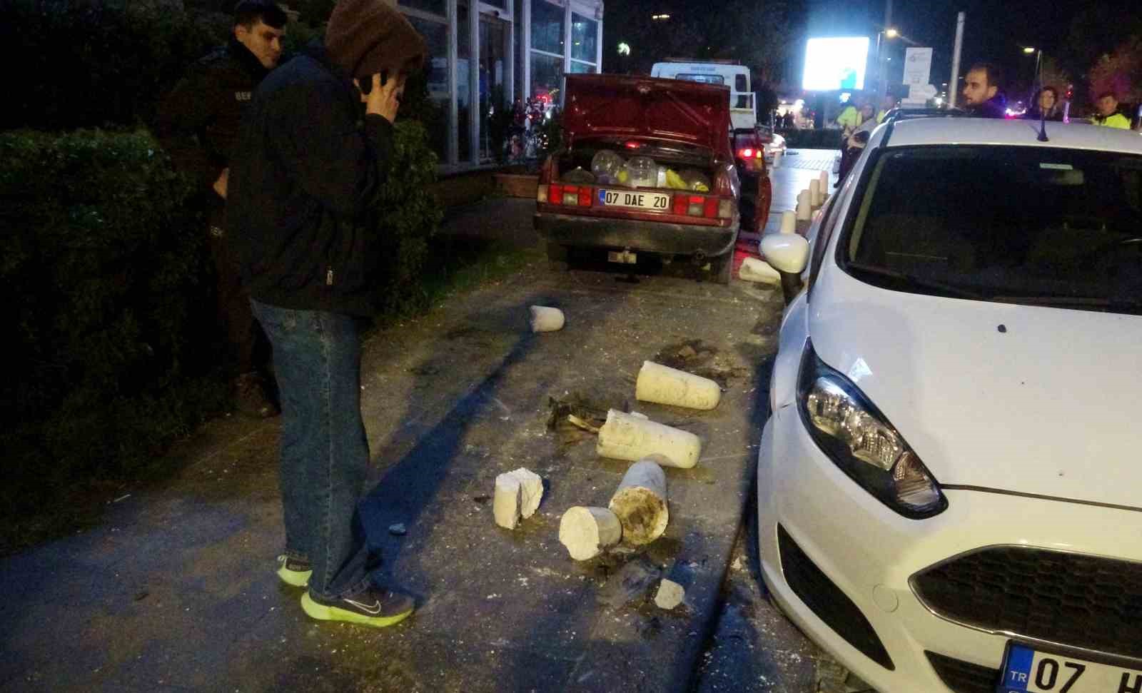 &rsquo;Dur&rsquo; ihtarına uymayıp aracını polisin &uuml;zerine s&uuml;rerek ka&ccedil;tı, 10 kilometrelik kovalamacayla yakalandı
