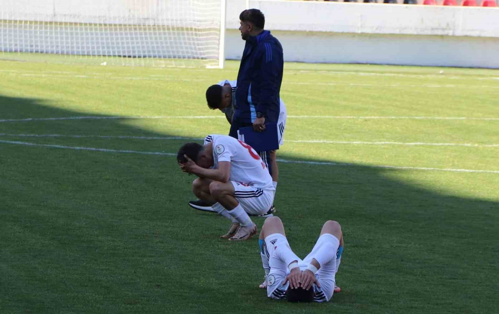 Manisa’da futbol kan kaybetmeye devam ediyor
