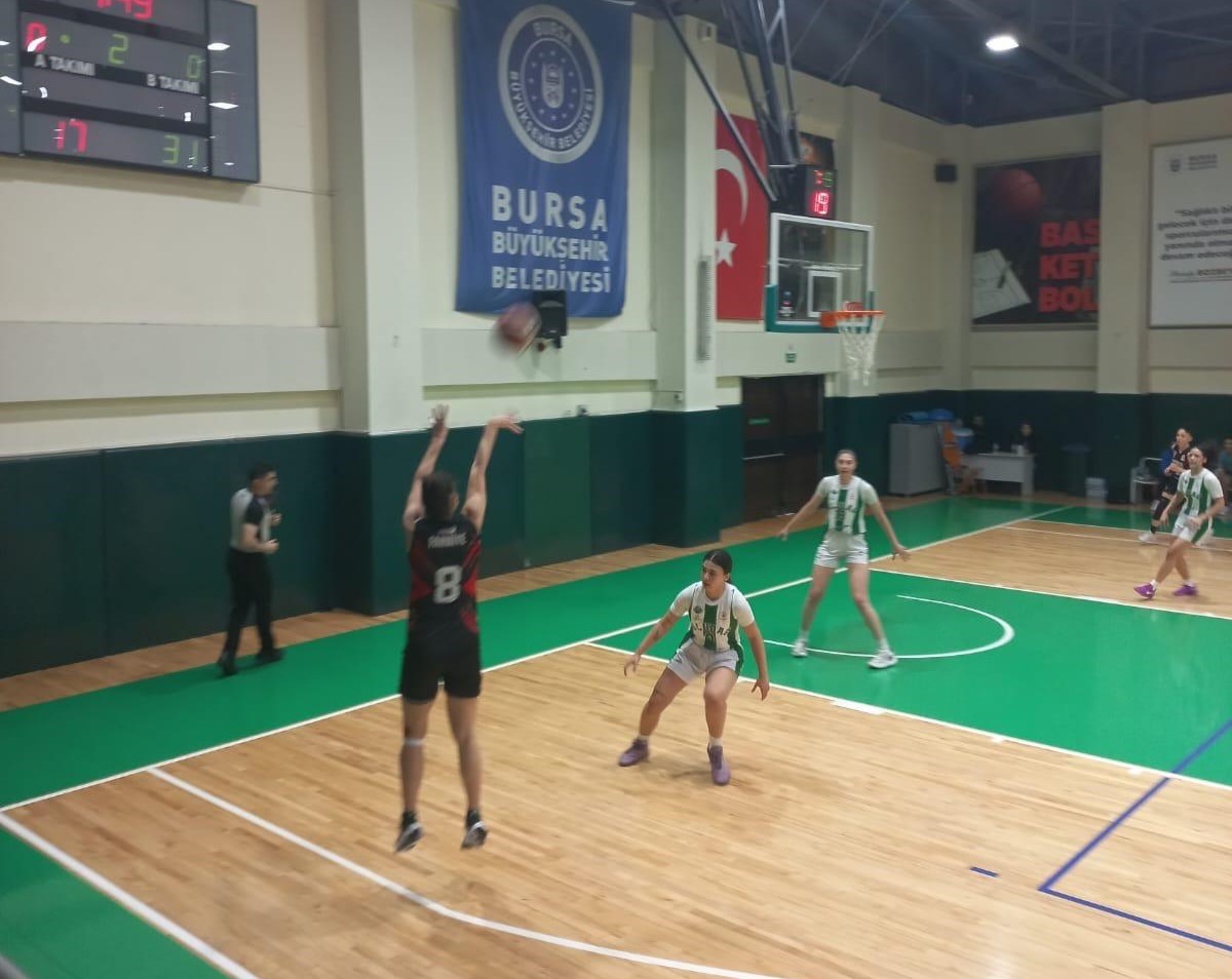 Play-Off&rsquo;a adını yazdıran LGC Turgutlu Belediyespor sezonu 4&rsquo;&uuml;nc&uuml; tamamladı
