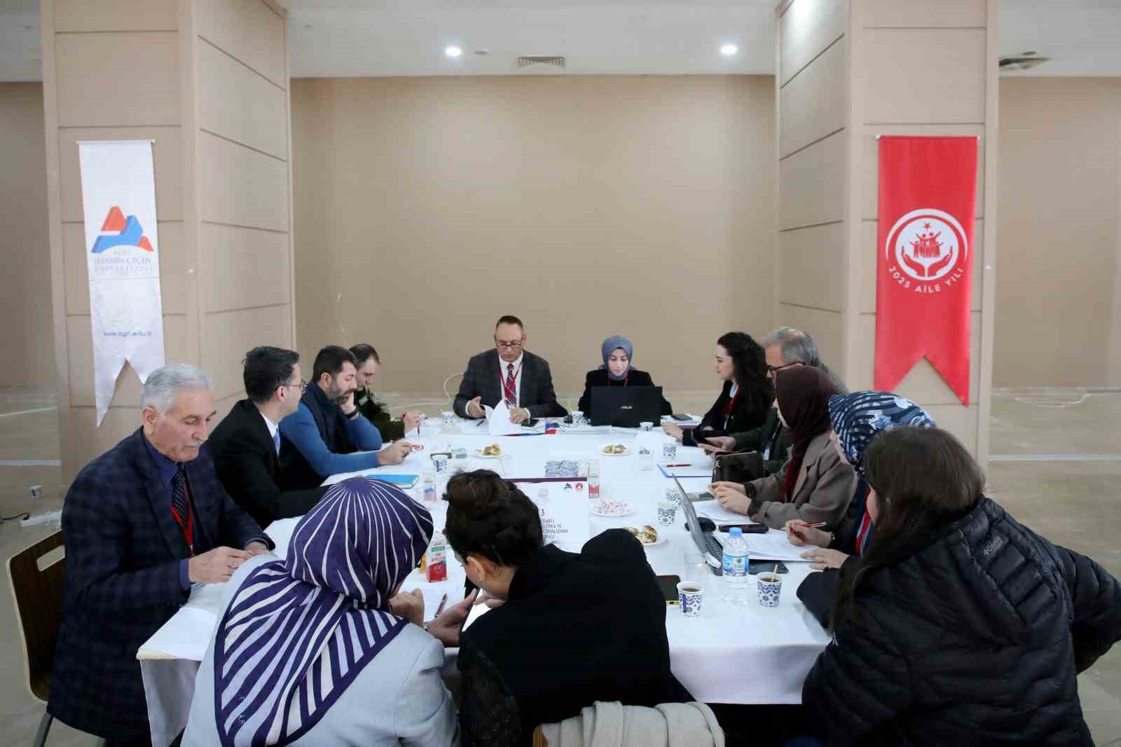 Aİ&Ccedil;&Uuml; ev sahipliğinde "Ailenin korunması ve g&uuml;&ccedil;lenmesi" temalı il eylem planı &ccedil;alıştayı başladı
