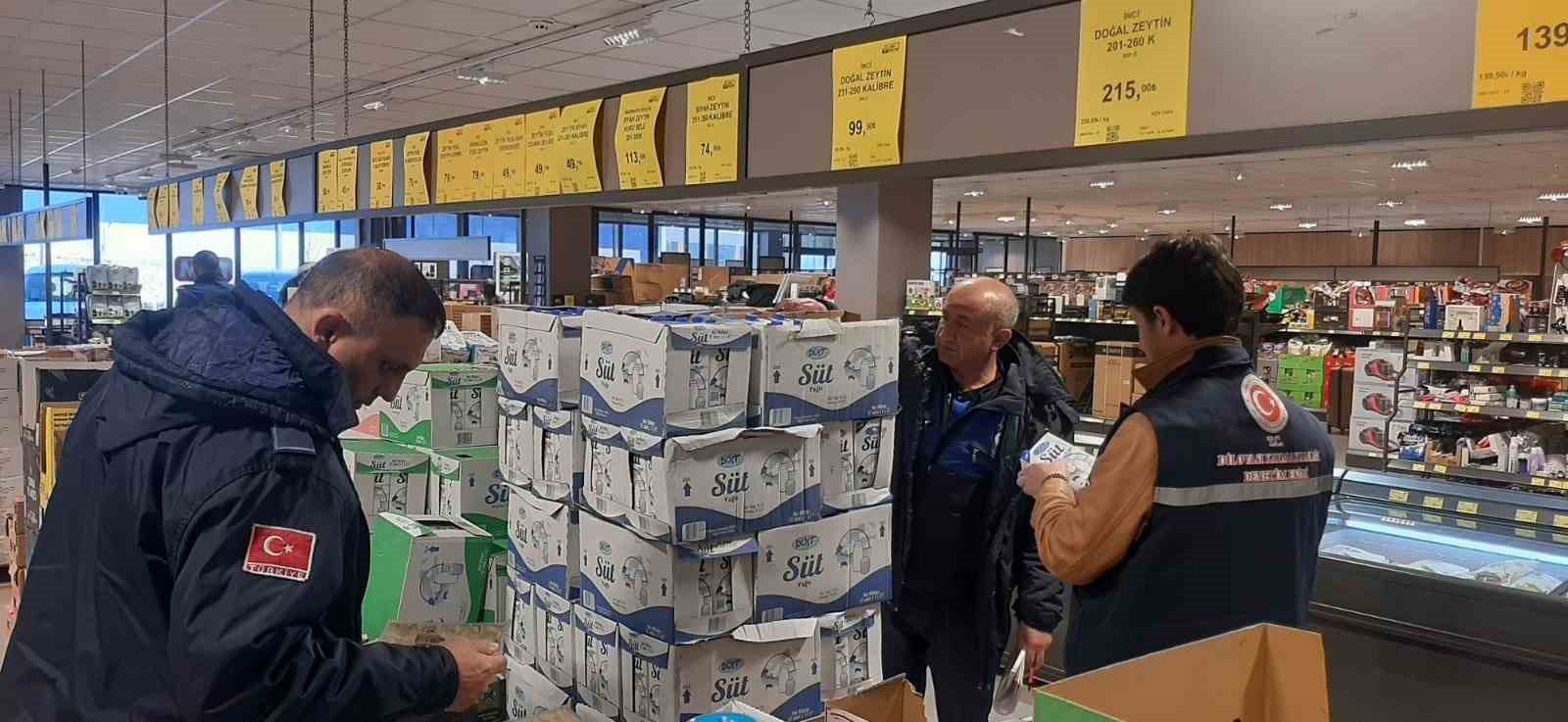 Dilovası’nda gıda ve marketlere yönelik denetimler sıklaştırıldı
