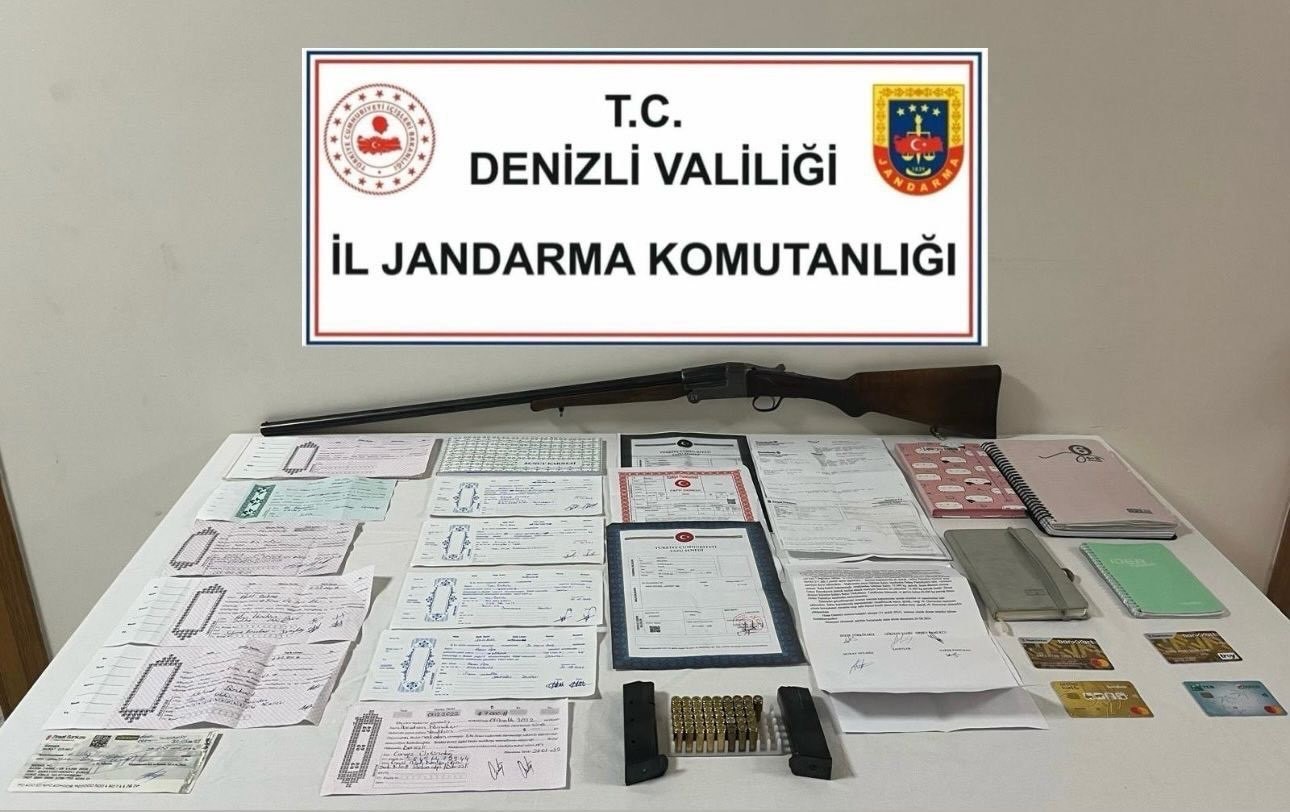 Denizli&rsquo;de &ccedil;ift&ccedil;inin trakt&ouml;rlerine &ccedil;&ouml;ken 3 tefeci tutuklandı
