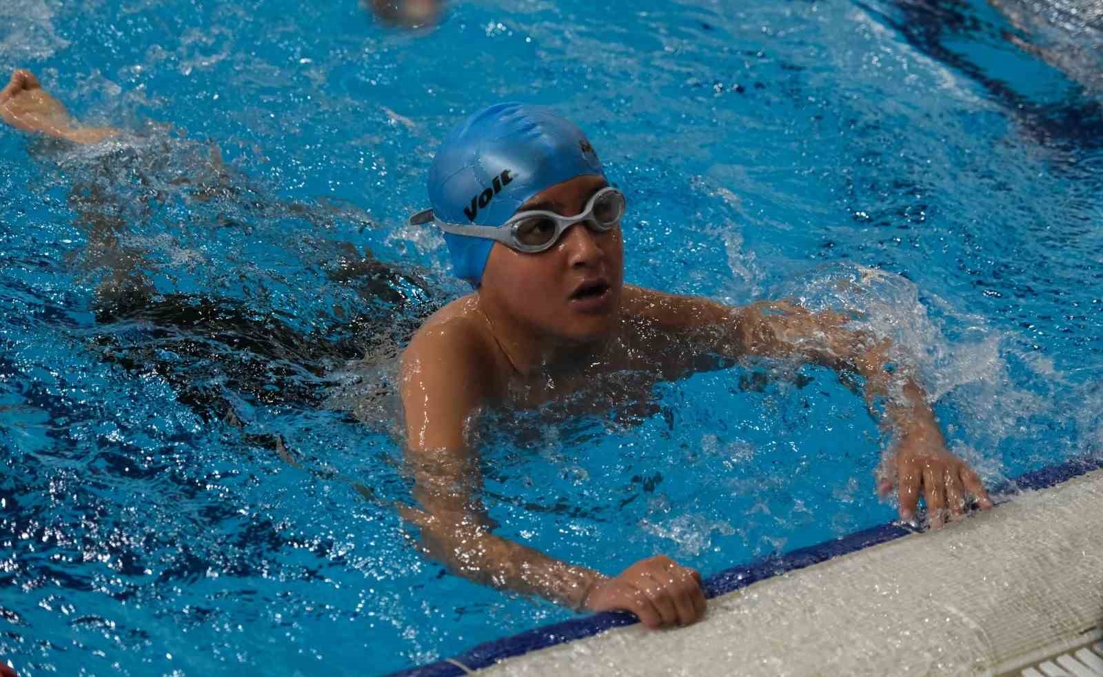 Erzincan’da yüzme il birinciliği heyecanı yaşandı
