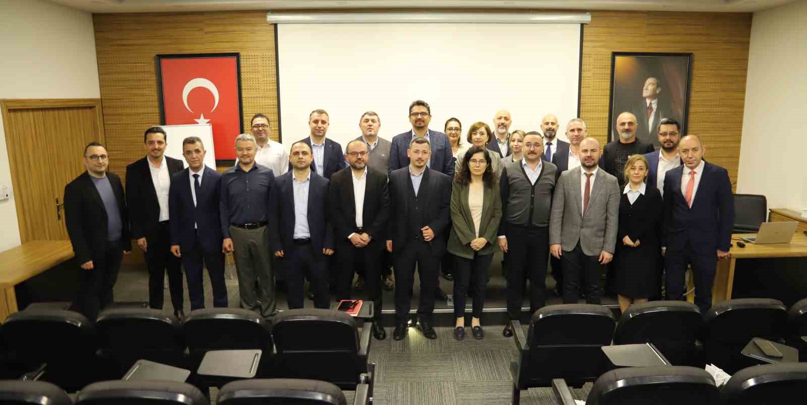 Başarılı çalışanlar ödüllendirildi