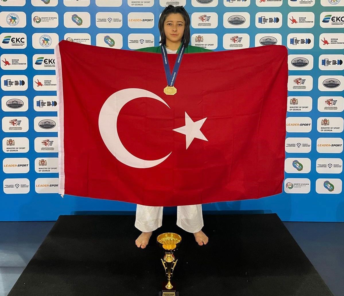 Denizlili kuraşçılar Avrupa’yı fethetti