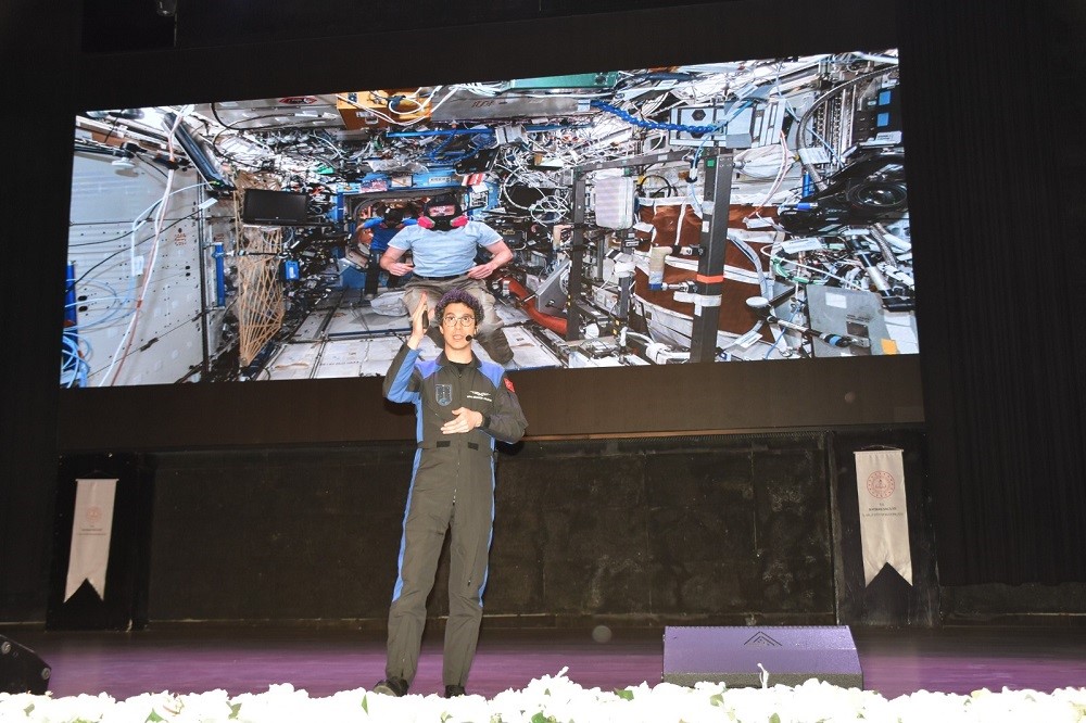 Türk astronot Atasever Batman’da öğrencilerle buluştu