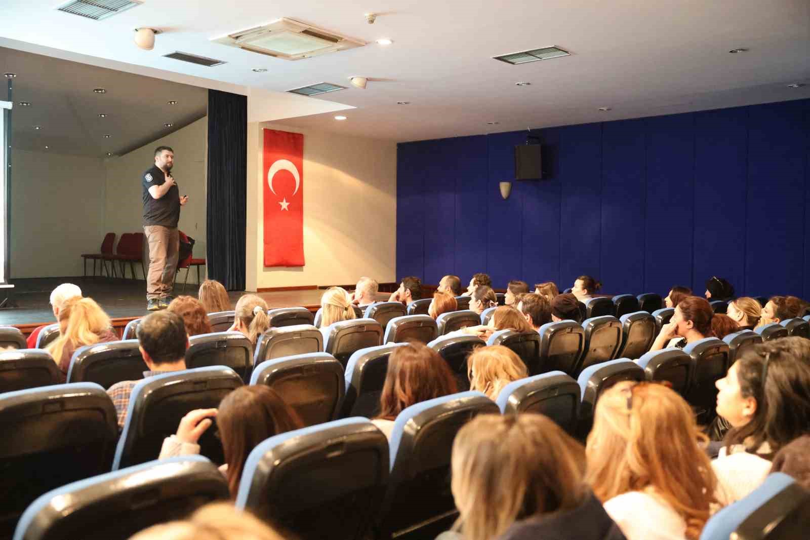 B&uuml;y&uuml;kşehir&rsquo;den personele "En İyi Narkotik Polisi: Anne" eğitimi
