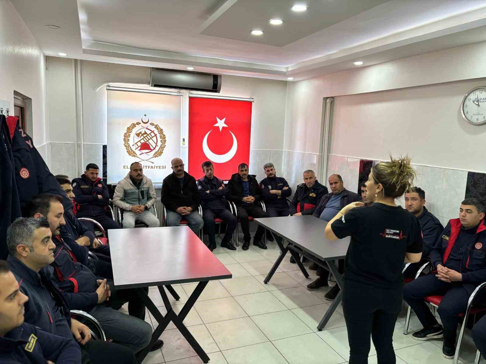 Elazığ&rsquo;da itfaiye personeline ilk yardım eğitimi
