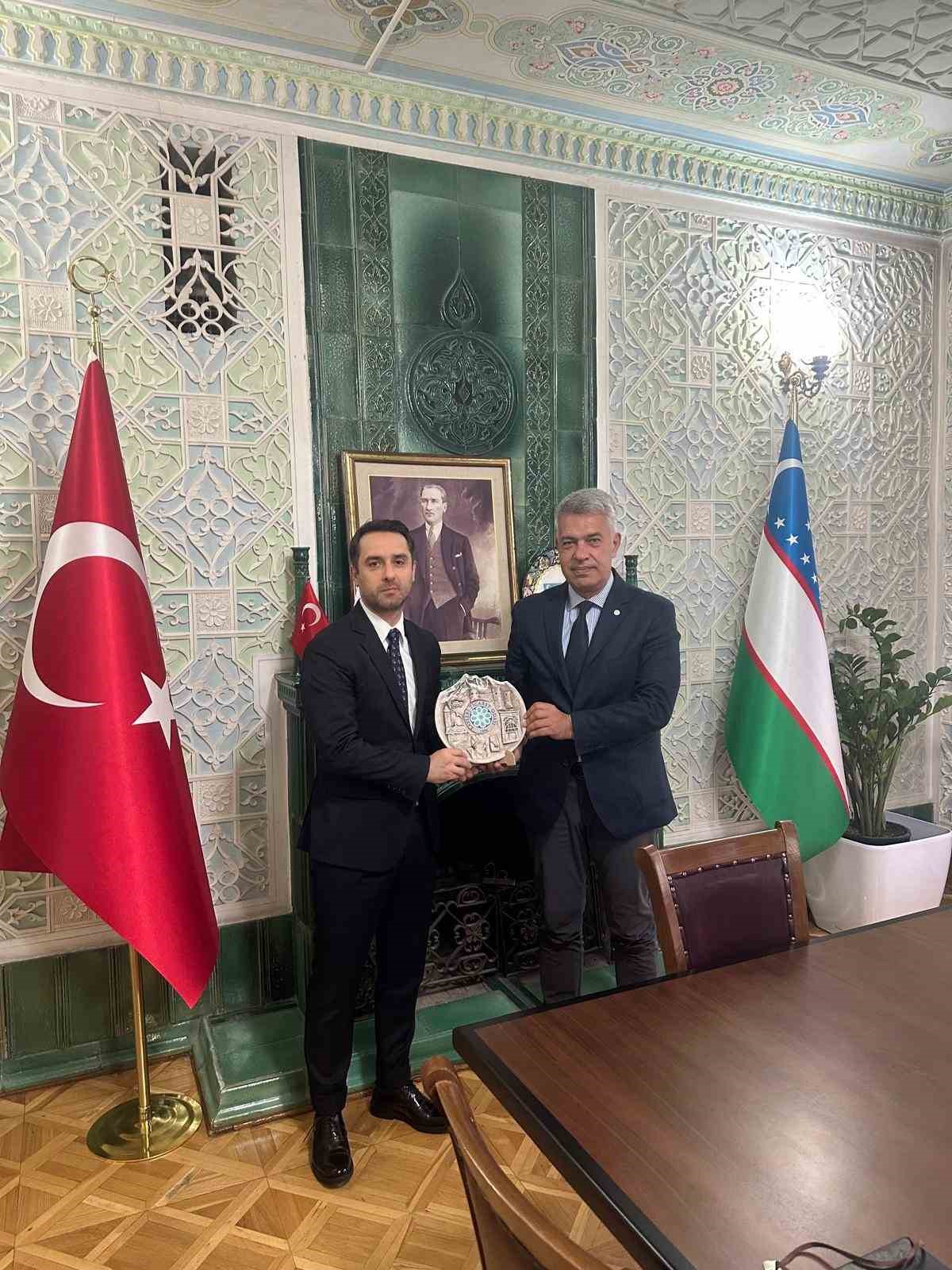 Kayseri Ticaret Odası iki ayrı heyetle &Ouml;zbekistan ve &Ccedil;in&rsquo;e eş zamanlı &ccedil;ıkarma yaptı
