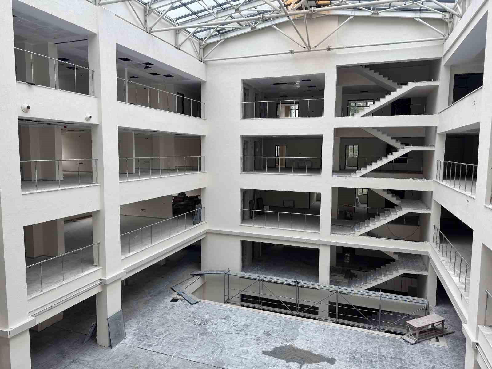 Başkan &Ccedil;ağlayan SGK binasının durumunu a&ccedil;ıkladı
