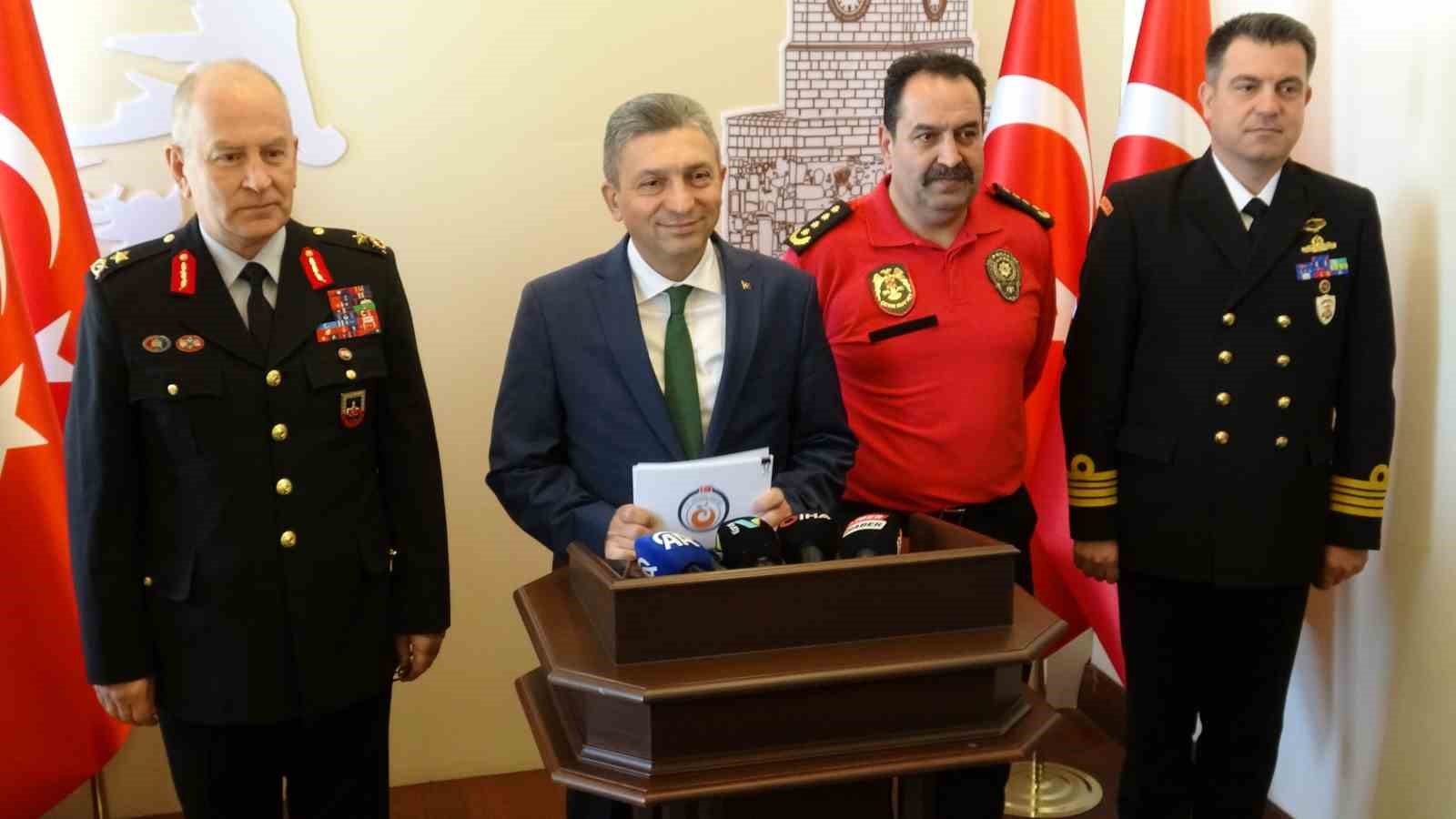 Vali Şahin: "Çok kısa bir zamanda 2 tane çok önemli, kritik kavşağı hizmete açacağız"