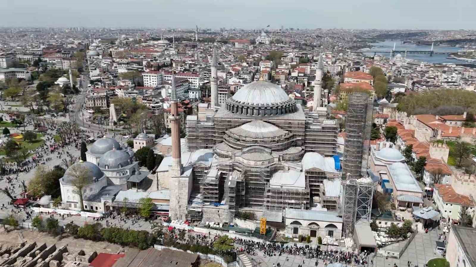 Ayasofya&rsquo;nın ana kubbesinde tarihi restorasyon
