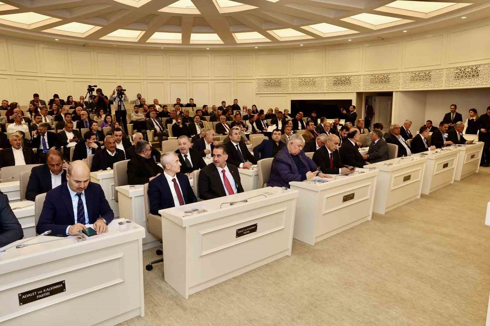 Gaziantep Büyükşehir Belediye Meclisi’nde encümen ve komisyon üyeleri belirlendi