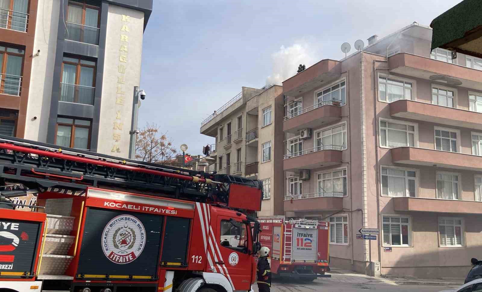 4 katlı binada korkutan yangın