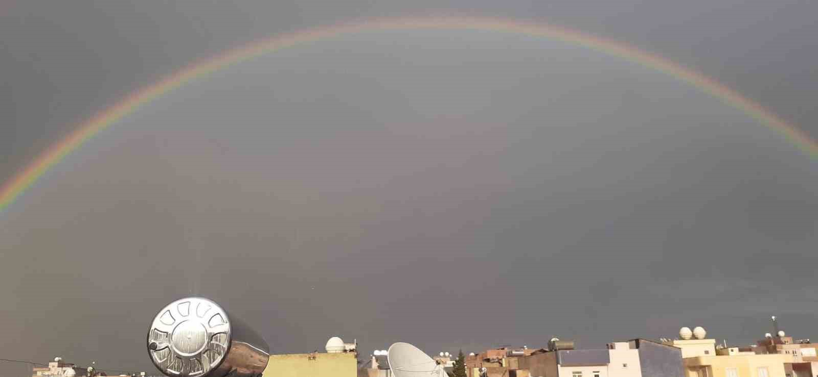 Viranşehir&rsquo;de g&ouml;kkuşağı mest etti
