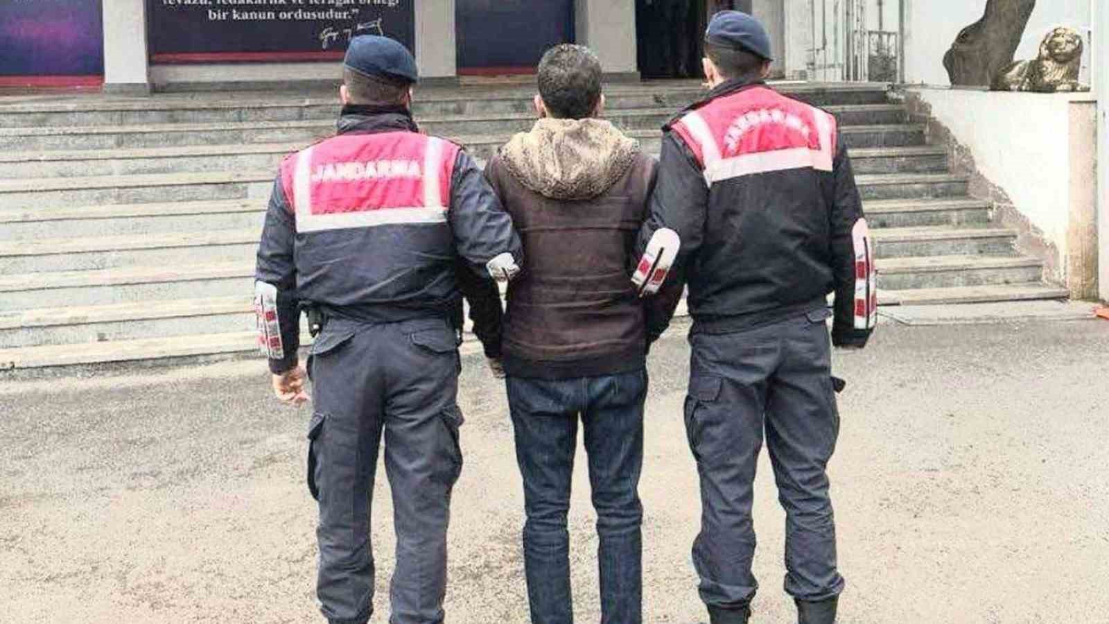 Kırıkkale&rsquo;de aranan iki h&uuml;k&uuml;ml&uuml; jandarma tarafından yakalandı
