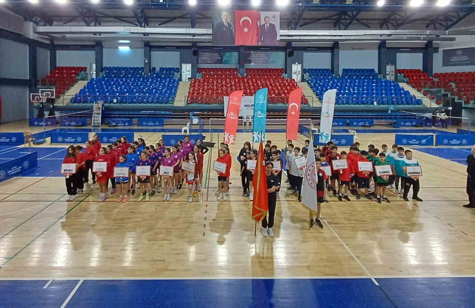 20 takım mücadele ediyor