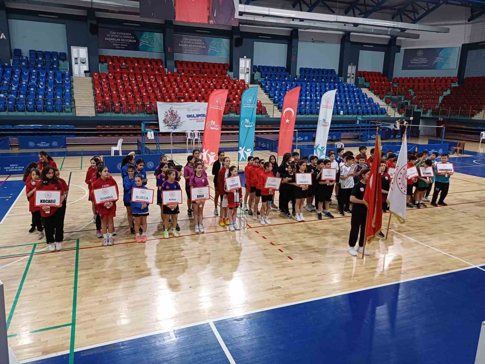 20 takım m&uuml;cadele ediyor
