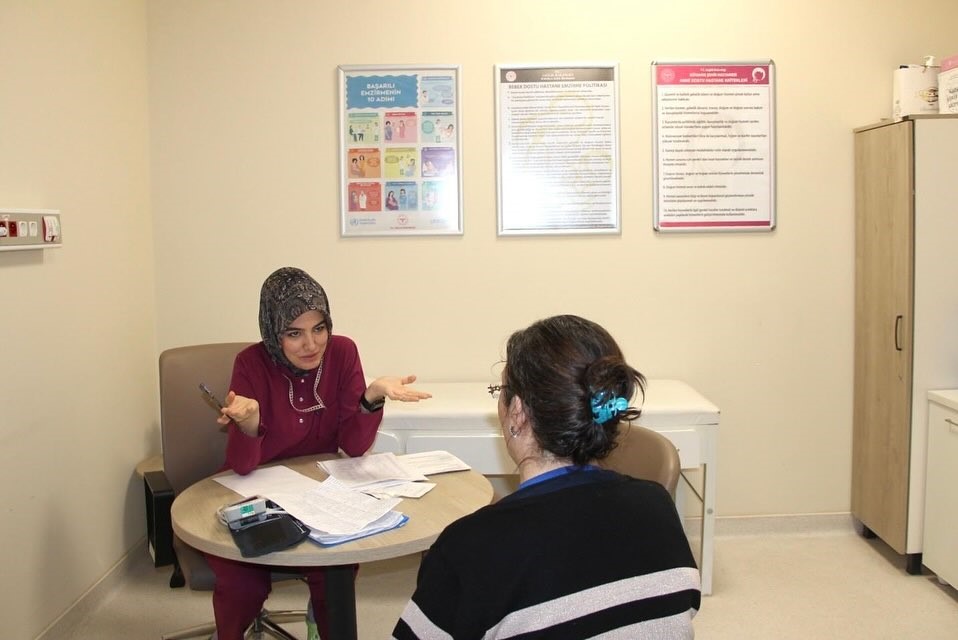 Kütahya Şehir Hastanesi’nde &quot;Doğuma Hazırlık Ebe Polikliniği&quot; hizmete başladı