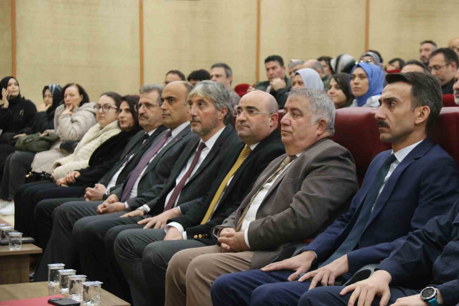 Tavşanlı&rsquo;da &Ouml;ğretmen Akademisi etkinliği, &rsquo;T&uuml;rkiye Y&uuml;zyılı&rsquo;nın Eğitim Hedefleri&rsquo; sahada hayata ge&ccedil;iyor
