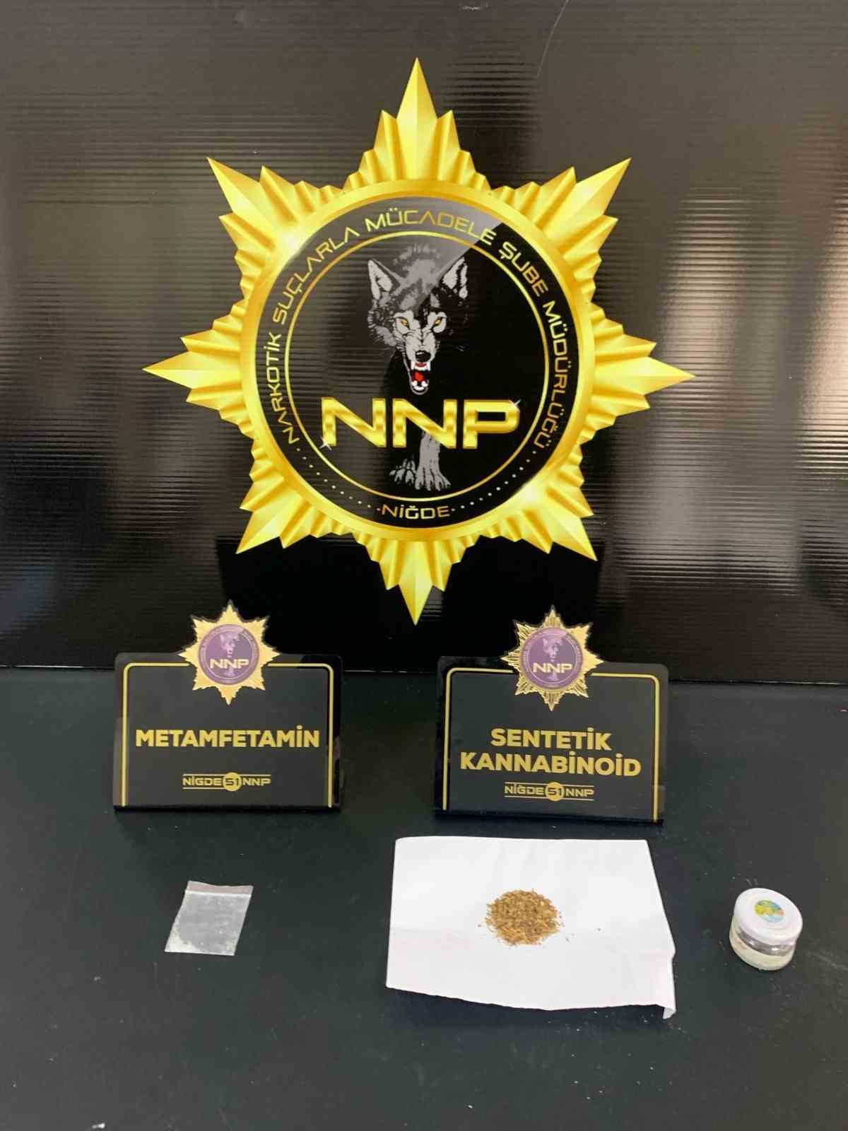 Niğde&rsquo;deki uyuşturucu tacirlerine operasyon: 12 g&ouml;zaltı
