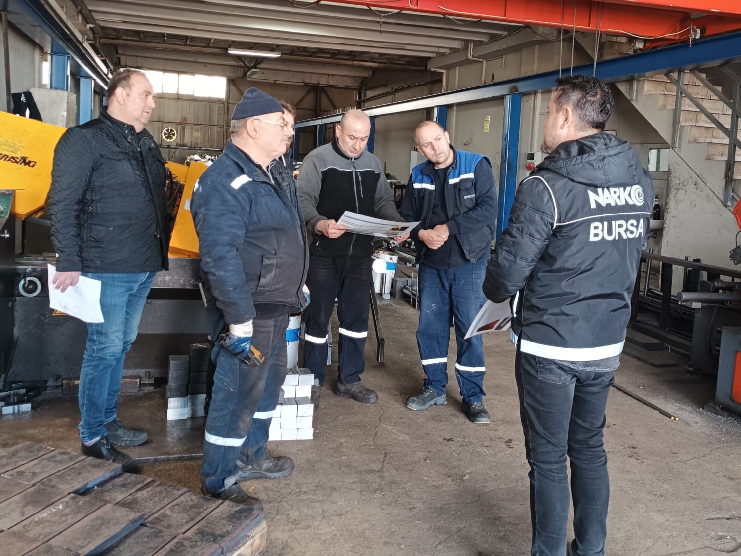 Bursa Narkotik polisi 4 g&uuml;nde 4 bin genci uyardı
