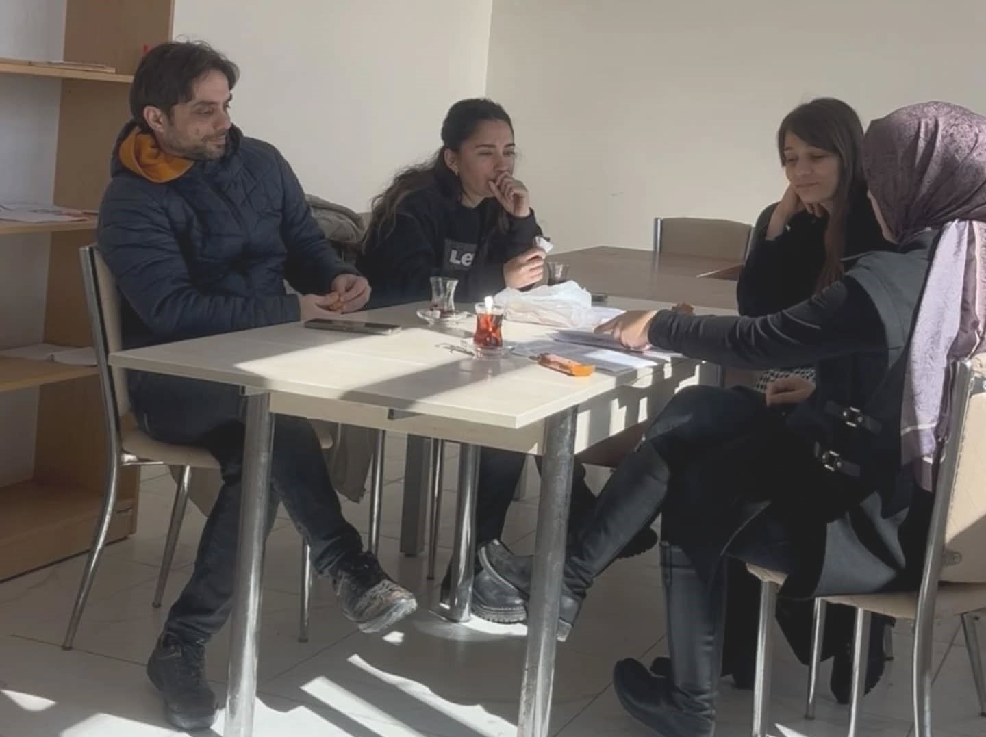 Altıntaş&rsquo;ta ortaokul &ouml;ğrencilerinin kariyer yolculuğu başladı
