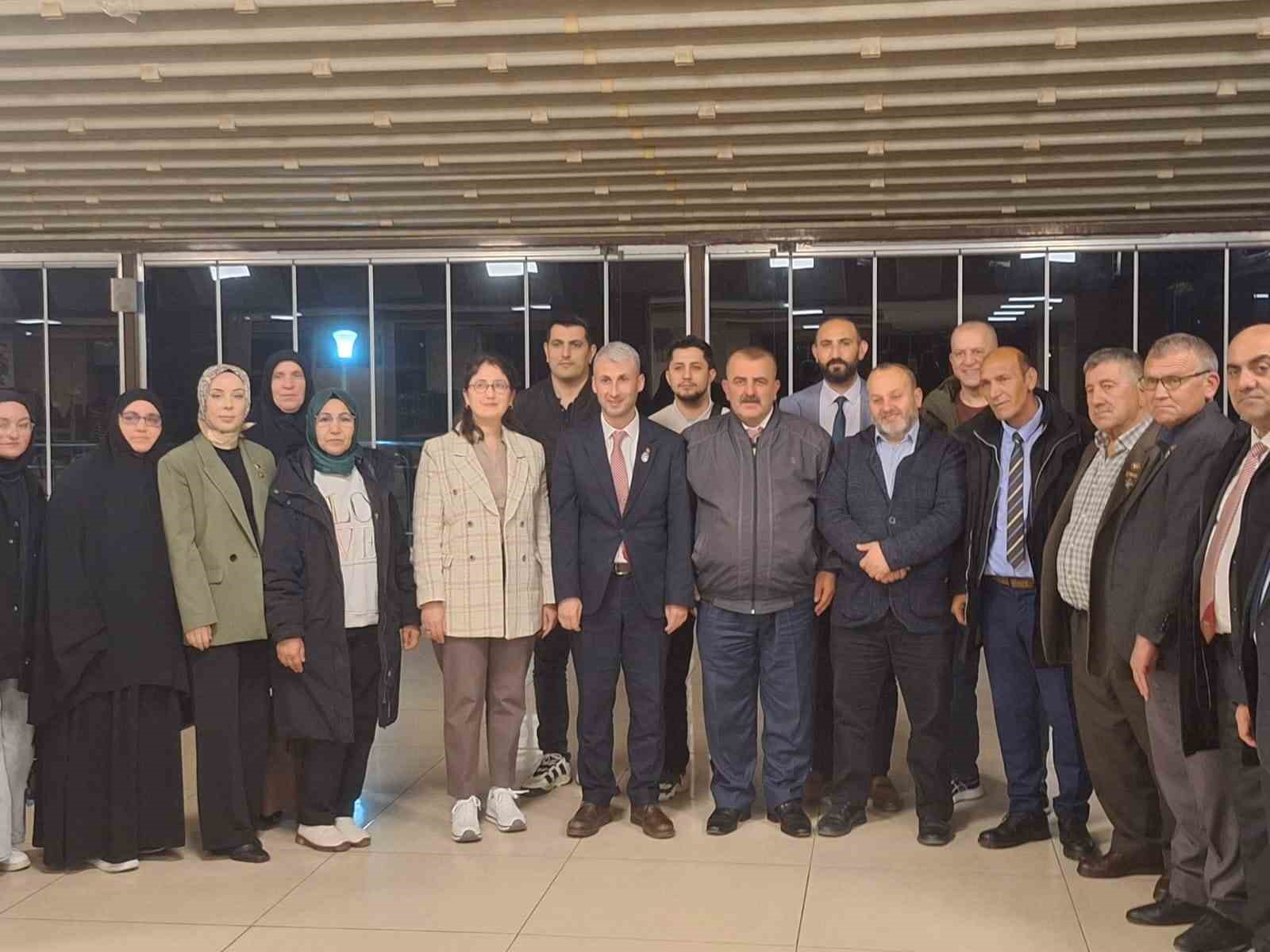 Şehit aileleri ve gazilerle g&ouml;n&uuml;l bağlarını g&uuml;&ccedil;lendiriyorlar
