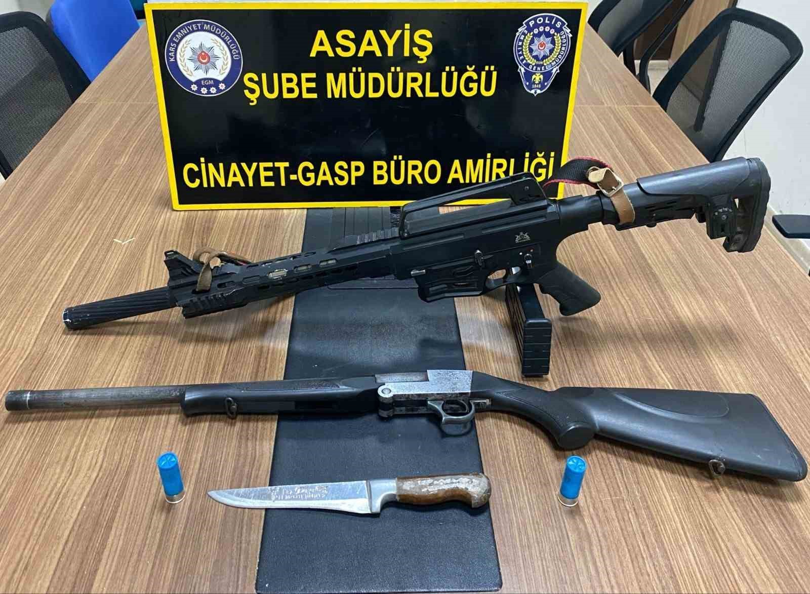 Kars’ta silah ve mühimmat ele geçirildi