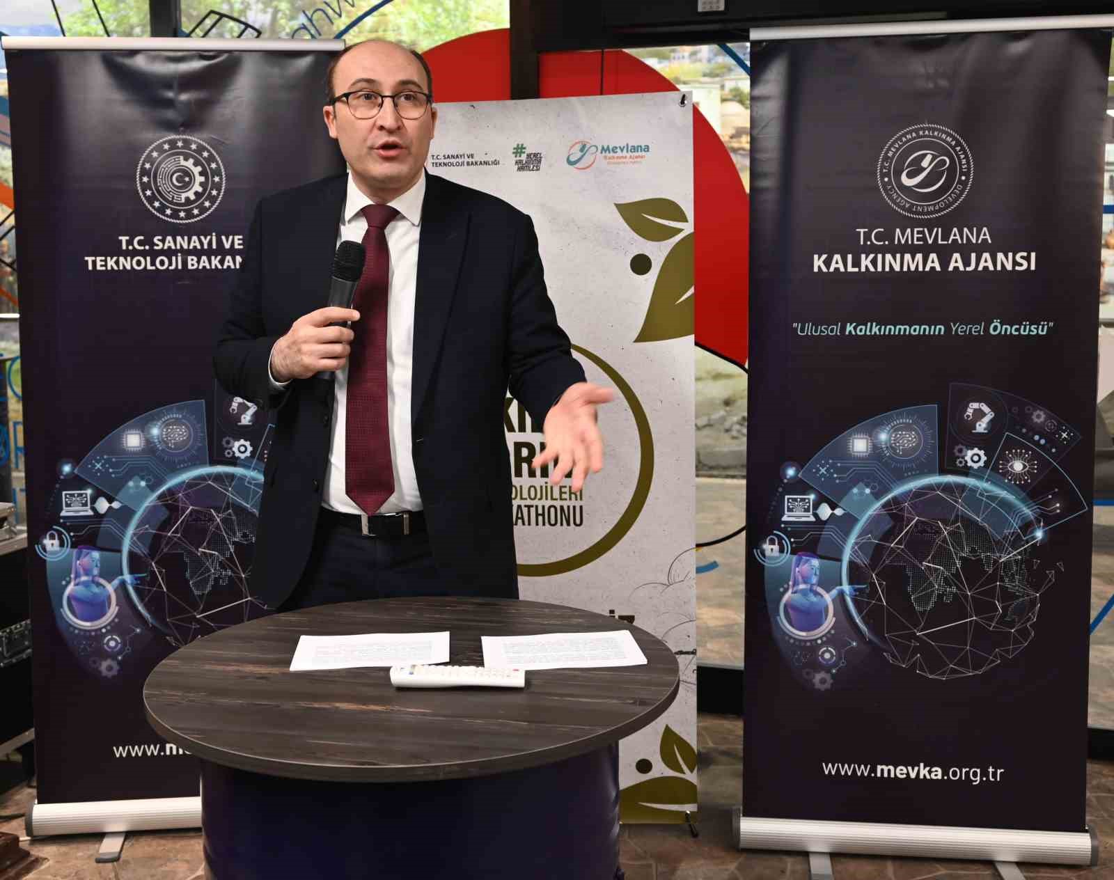 Akıllı tarım teknolojilerine yönelik projeler Hackathon’da yarıştı