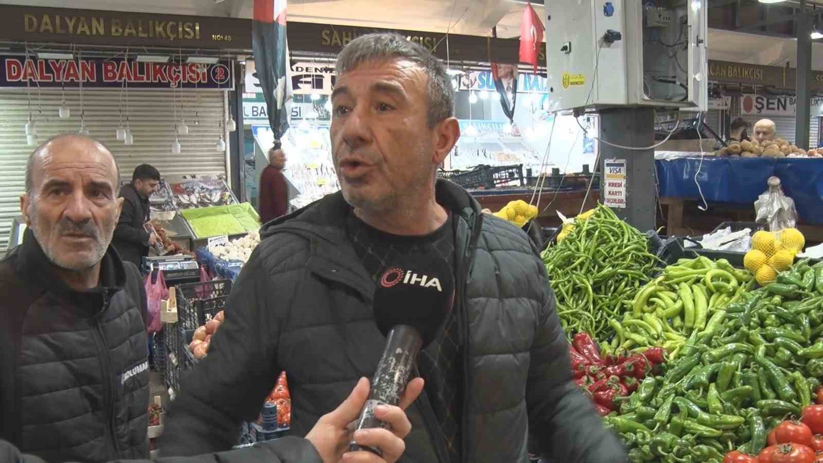 Boykota karşı çıkıp CHP kartını kıran esnaf, AK Parti’ye katıldı