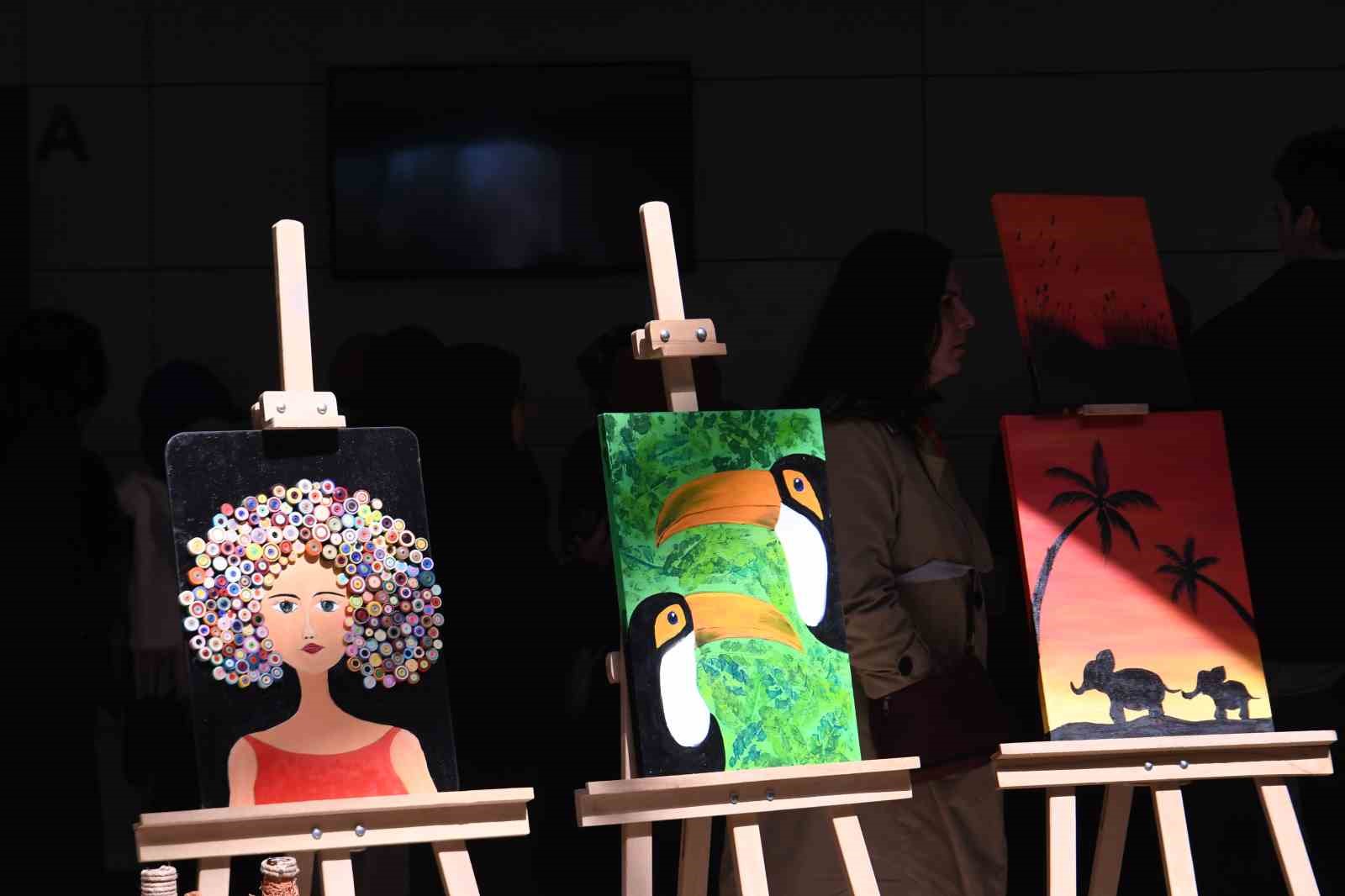 Otizm spektrum bozukluğuna dikkat &ccedil;ektiler
