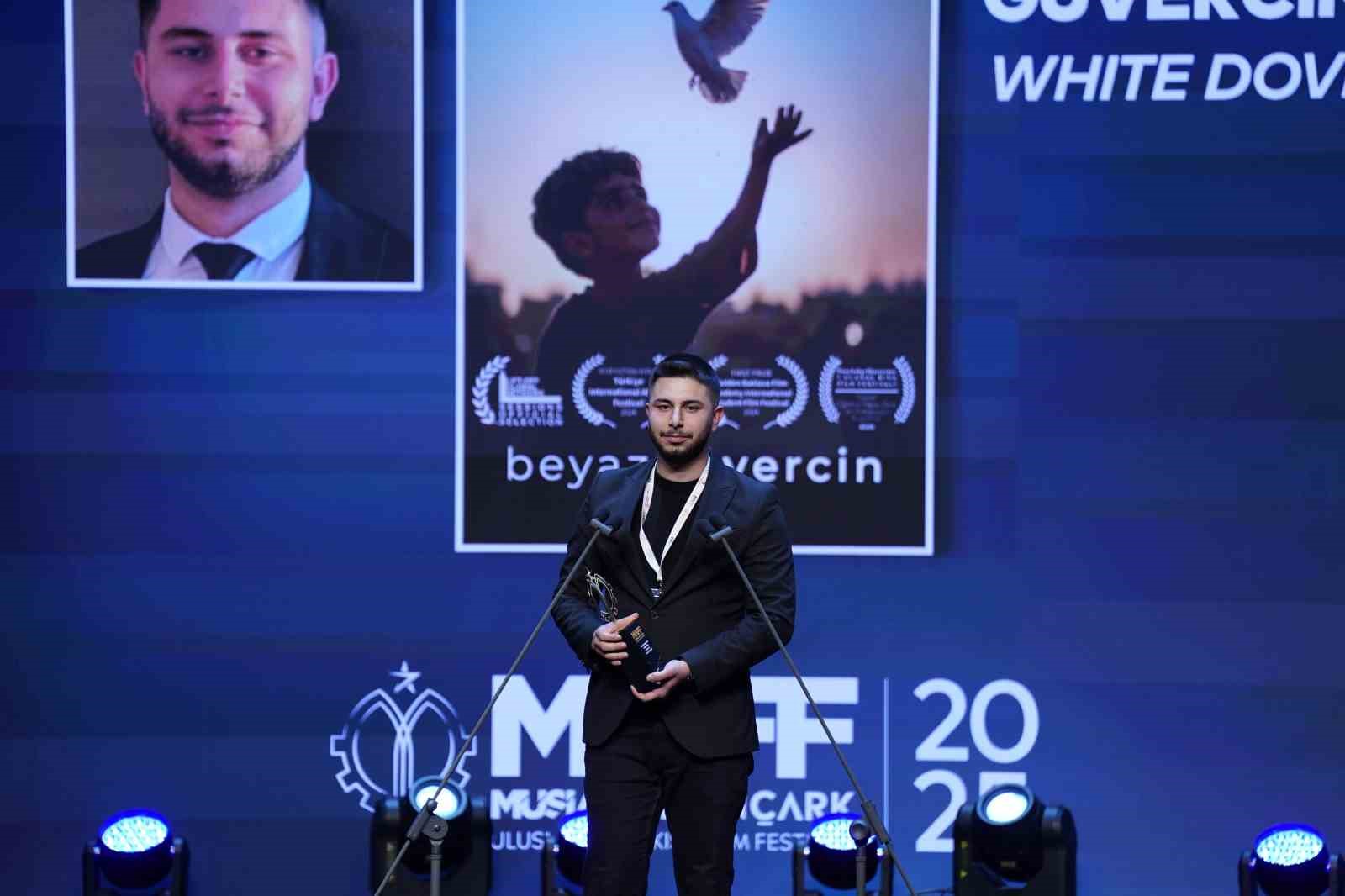 HKÜ’lü genç yönetmenlerden Altın Çark’ta çifte zafer