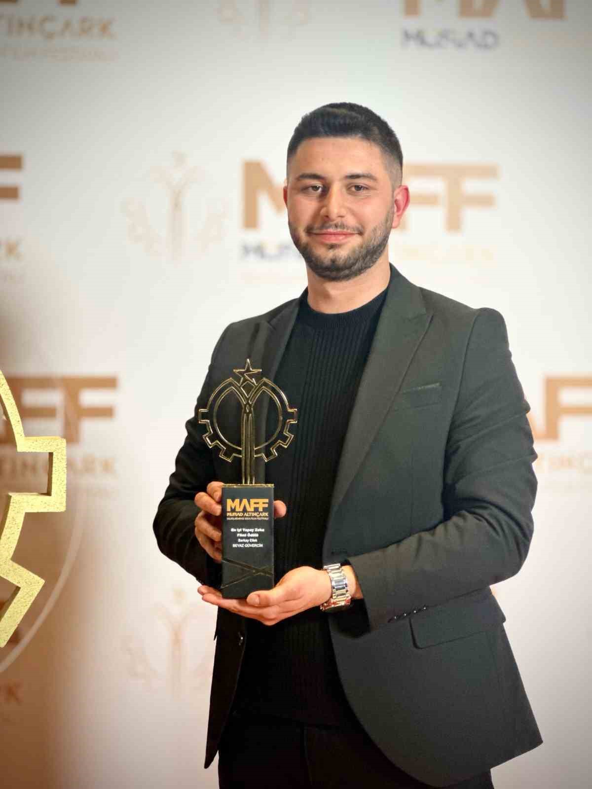 HK&Uuml;&rsquo;l&uuml; gen&ccedil; y&ouml;netmenlerden Altın &Ccedil;ark&rsquo;ta &ccedil;ifte zafer
