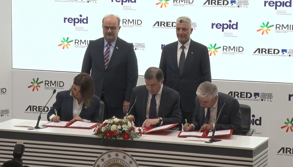 Bakan Bolat: "T&uuml;rk d&uuml;nyası medya, reklam ve pazarlama birliği kuruluyor"
