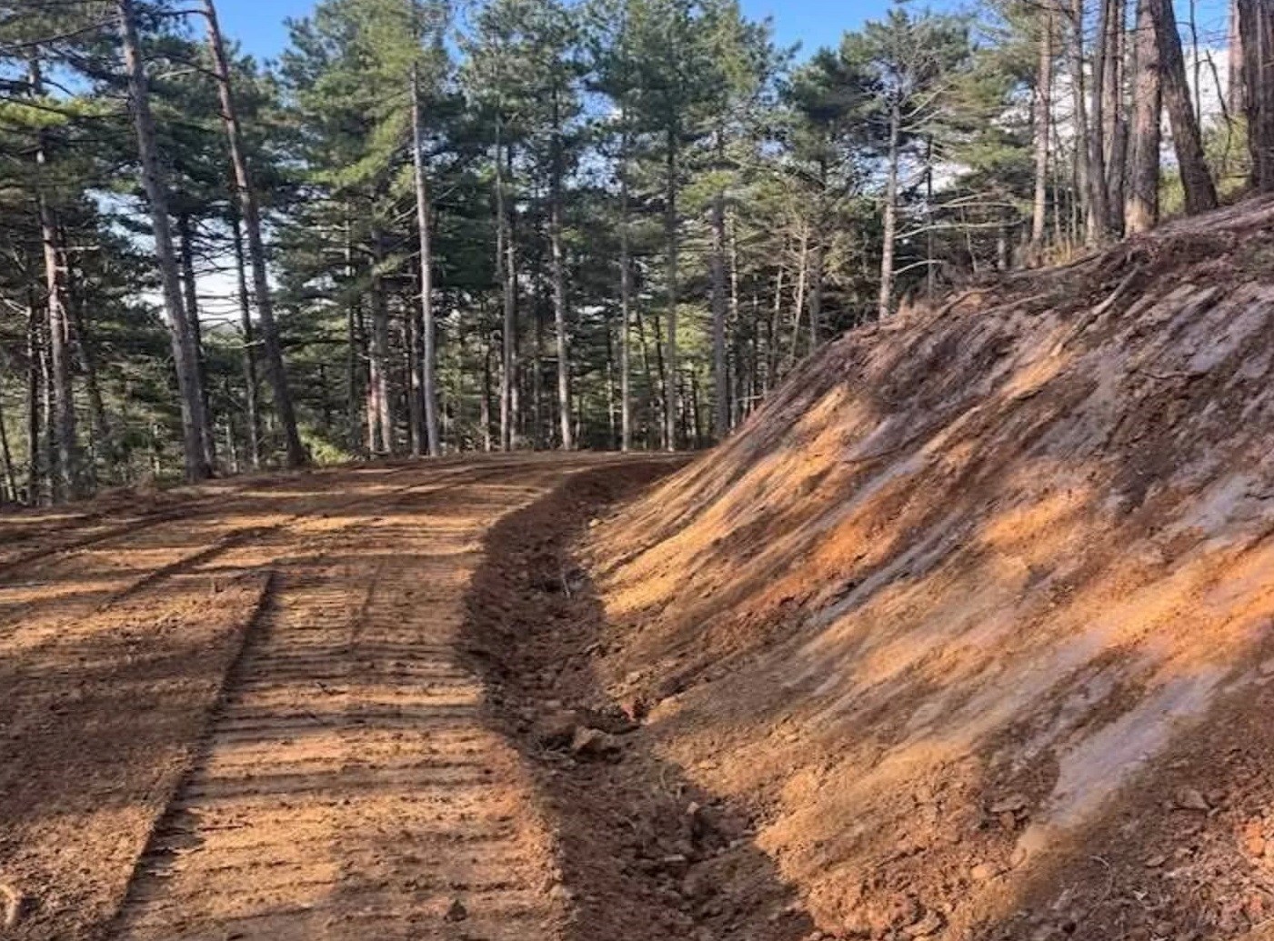 &Ccedil;anakkale&rsquo;de orman yollarında yangın sezonu &ouml;ncesi yoğun mesai
