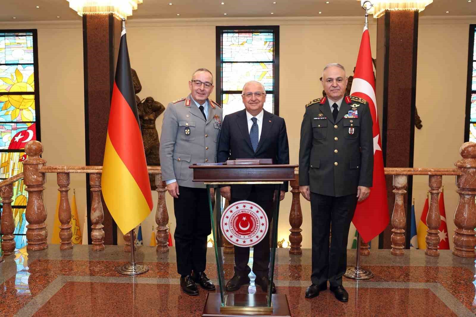 Bakan Güler, Almanya Genelkurmay Başkanı Breuer’i kabul etti