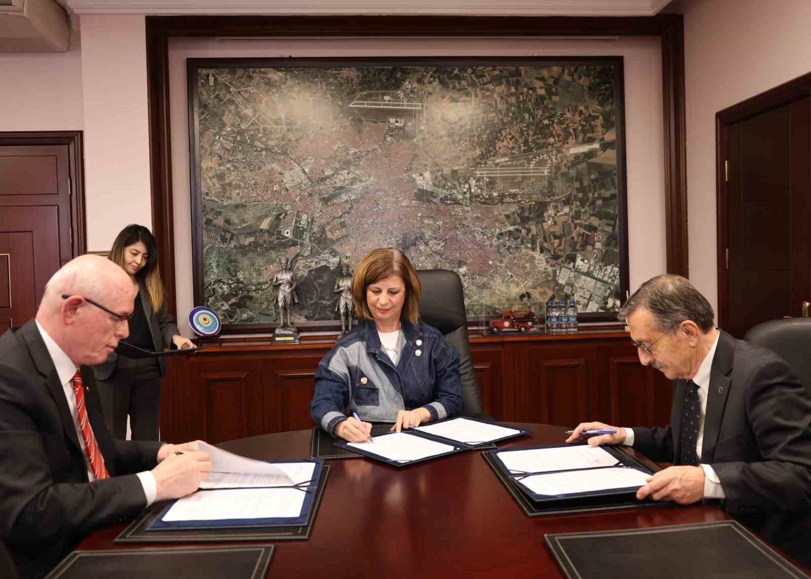 Sahipsiz sokak k&ouml;pekleri i&ccedil;in 3 belediyeden iş birliği protokol&uuml;
