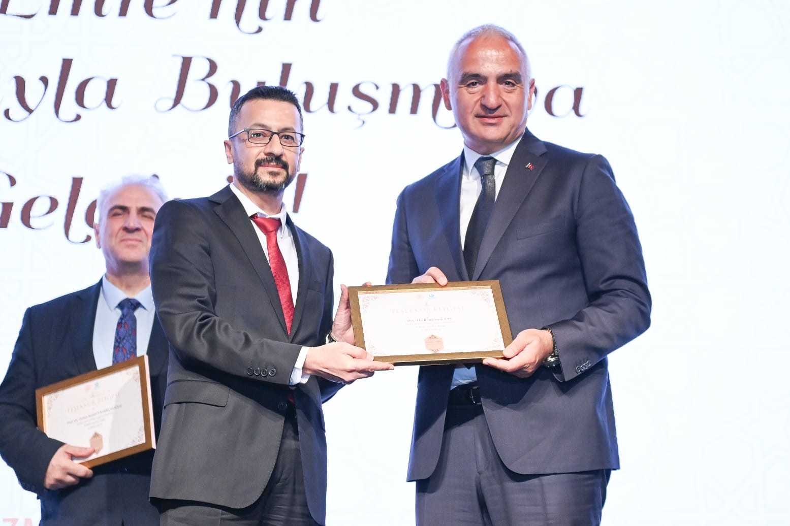 Bakan Ersoy: "Bu eserler, geleceğimizin yolunu aydınlatan bir meşale"