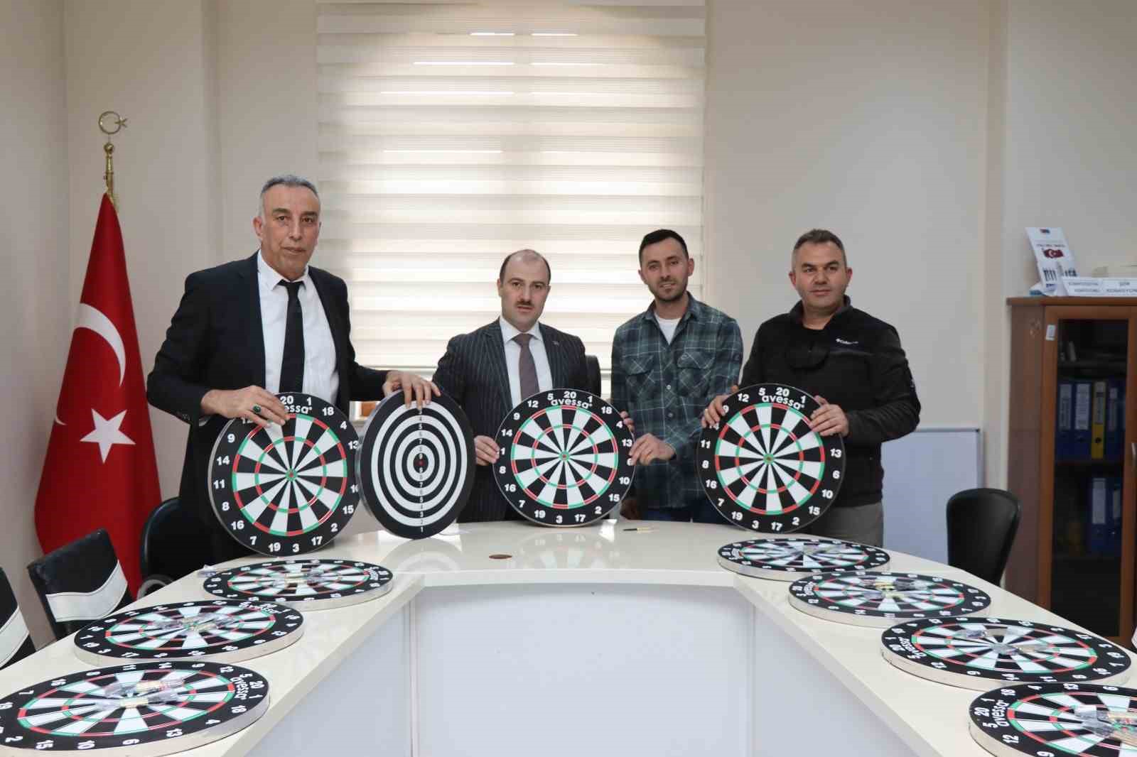 Siyah İnci  Motosikletlilerden dart turnuvasına destek