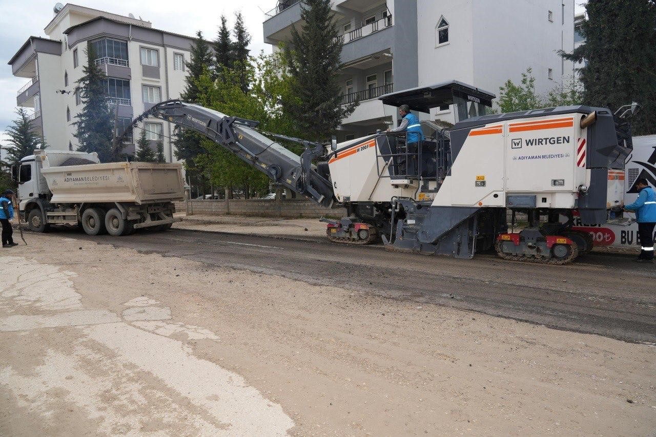 Alitaşı Mahallesinde asfalt serimi başladı