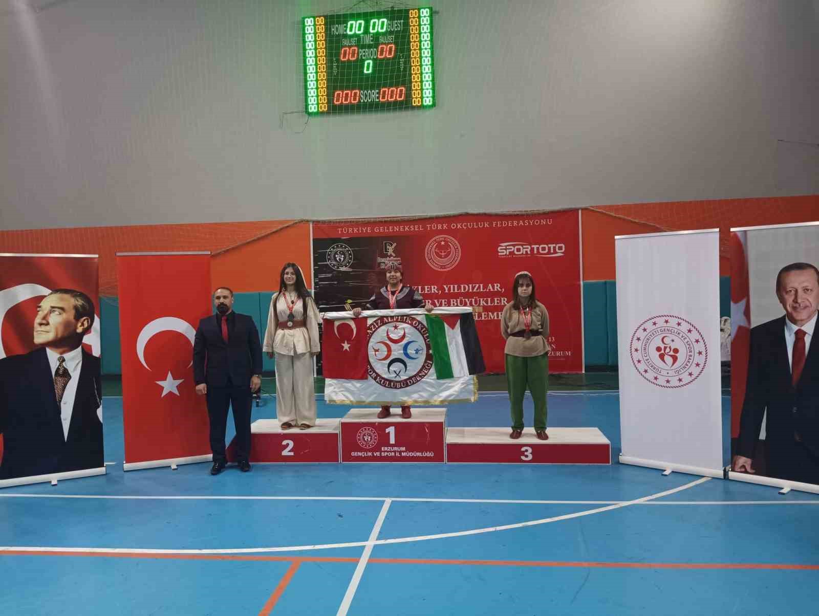 Elazığlı kemankeşlerden Erzurum’da büyük başarı